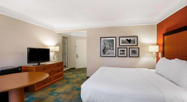 Двухместный номер Deluxe La Quinta by Wyndham Greensboro Highpoint