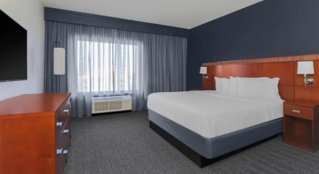 Двухместный люкс c 1 комнатой Courtyard by Marriott Austin Airport