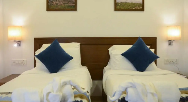 Двухместный номер Standard Comfort Inn Emerald,Dapoli