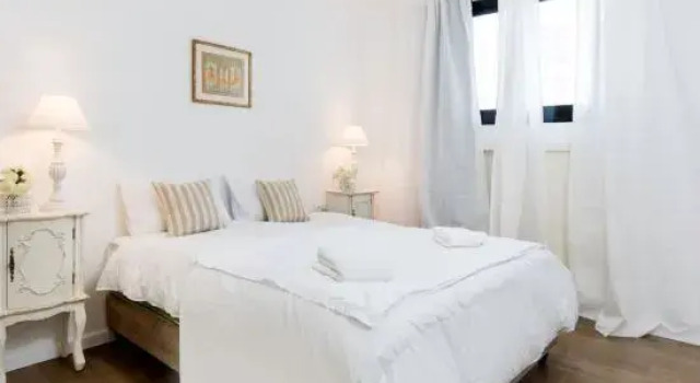 Stylish Spacious 3BR Apartment 5min From the Beach, Забронировать Апартаменты/квартира Апартаменты Тель-Авива, рядом с Площадь Рабина, Апартаменты/квартира