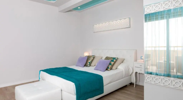 Полулюкс Hotel Carlton