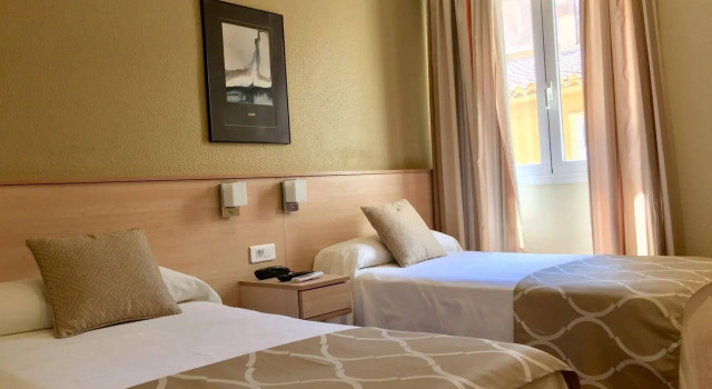 Hotel Alkazar, Забронировать Отель Сьютат Белла 