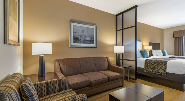 Четырёхместный номер Standard Best Western Plus Lytle Inn and Suites