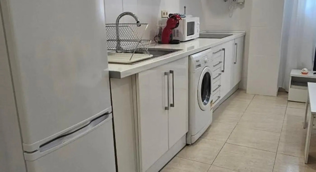 Cozy Apartment 2km from Plaza de Toros-Ventas, Varaa Huoneisto Hotellit Madridin maakunta pysäköinnillä, Pysäköinti