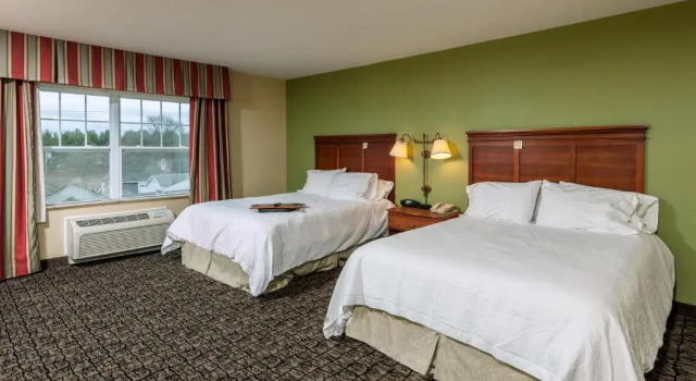 Четырёхместный люкс Hampton Inn & Suites Rockland