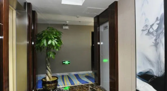 Yun Shang Si Ji Hotel (Runcheng Store, wanda plaza, Kunming), Prenota Hotel Xishan District Kunming