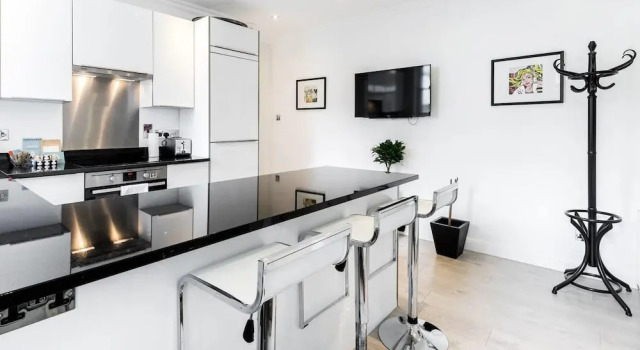 Central London Home by Oxford Street, 6 Guests, Забронировать Отель Вестминстер Лондон, рядом с Бейкер стрит