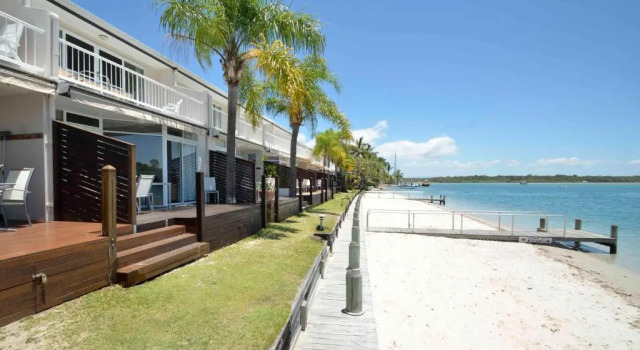 Апартаменты с 2 комнатами с видом на воду Skippers Cove Waterfront Resort