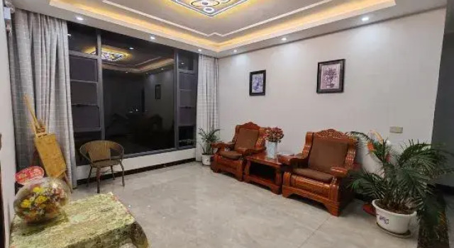 Chengjiang Nuanwo Inn (Moon Bay Wetland Park), Buchen Sie Hotel Chengjiang Yunnan