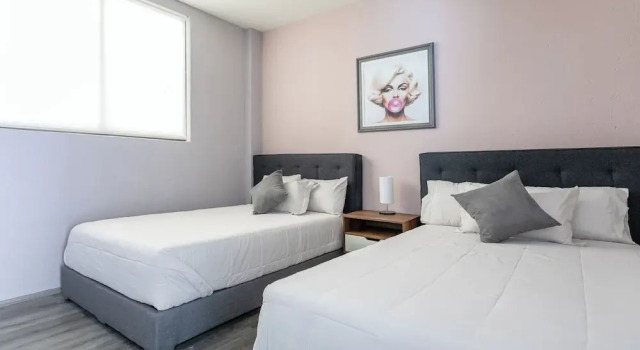 Luxury in the Heart of Roma - Elevator - Sleeps 7, Забронировать Апартаменты/квартира Отели Мехико с парковкой, рядом с Estela de Luz, Парковка