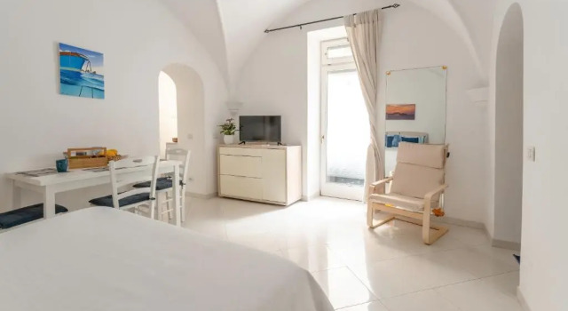 Suite Posterus 5, Book Vacation Home Cottages in Capri, Cottage
