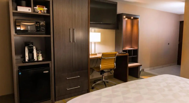 Номер Standard William Tell Hotel MOD Collection by Sonesta