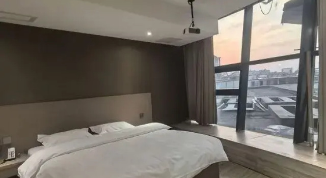 Люкс E-sports Hotel (Da Nang Branch)
