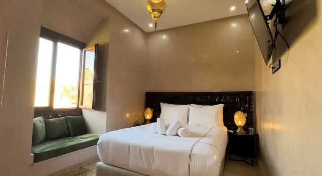 Camera Standard Riad Tonaroz