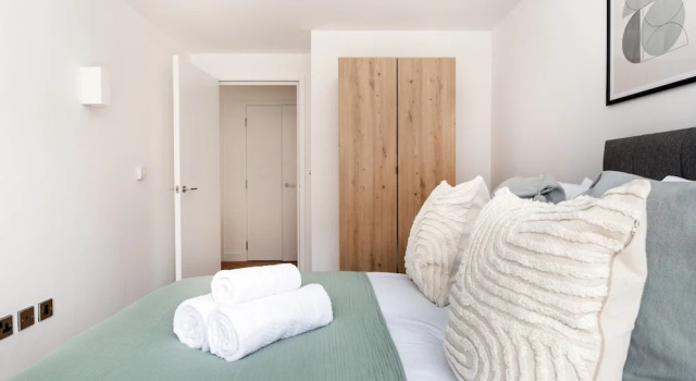 Апартаменты Chic 1BR by Goodge Street Station