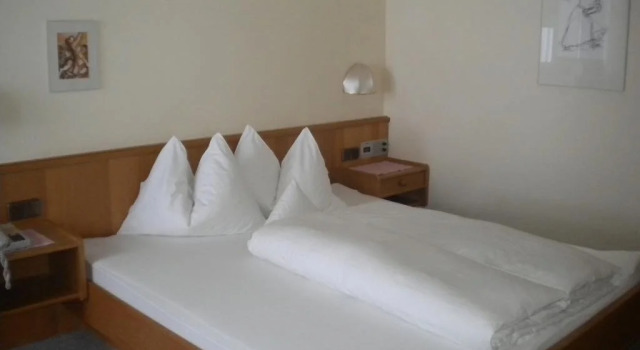 Apparthotel Garni Monte, Rezerwuj Apartamentowiec hotelowy Hotele w Tyrol z parkingiem, Parking