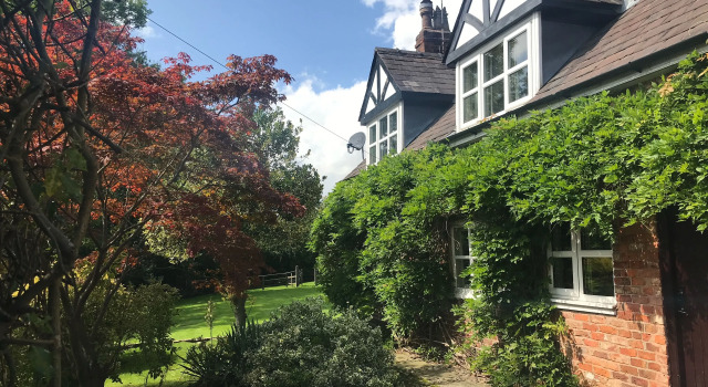 Rylands Farmhouse, Book Hotel Hoteller i North Wales med parkering, Parkering