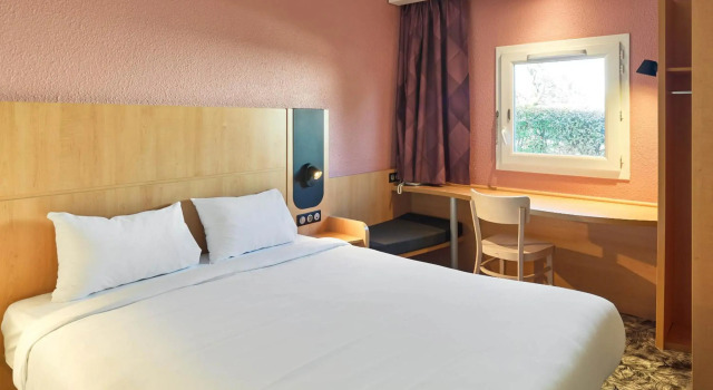 B&B HOTEL Orly Rungis Aéroport 3 étoiles, Забронировать Отель «постель и завтрак» Орли Val de Marne