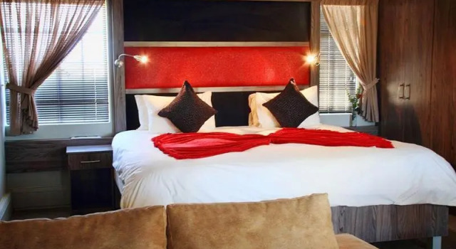 Lions View Villa, Kwantu Game Reserve, Buchen Sie Hotel Sidbury Ostkap