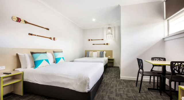 Четырёхместная студия Nightcap at Caringbah Hotel