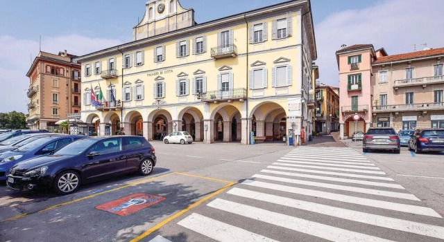 Maggiore 2, Забронировать Отель Отели Вербания с парковкой, рядом с Ботанические сады Виллы Таранто, Парковка