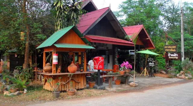 Baan Silapa Silalang HomeStay & Art Gallery, Забронировать Отель  