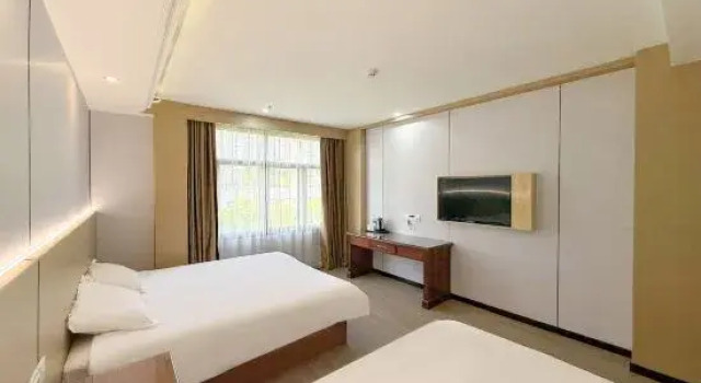 Люкс Deluxe Yihao Hotel (Shanghai Huinan subway station store)