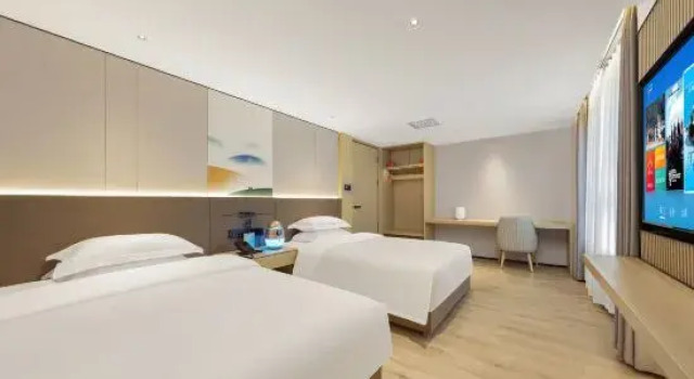 Семейный люкс Beijing Jiwu Hotel (Huaxi LIVE Wukesong 301 PLA General Hospital Branch)