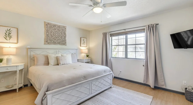 Miramar Beach Condo w/ Golf Course Views!, Rezerwuj Hotel Hotele w Emerald Coast z parkingiem, Parking