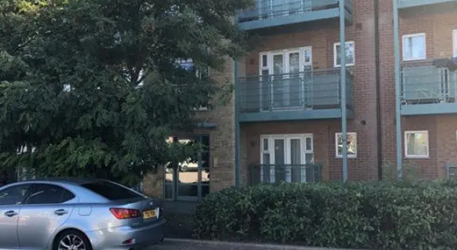 2 Bedroom Apartment at Dagenham , Adonai Serviced Accommodation, Free WiFi and Parking, Varaa Huoneisto Asunnot kohteessa Merseyside, Huoneisto