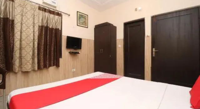 OYO 29073 Hotel Relax, Забронировать Отель Амбала штат Харьяна