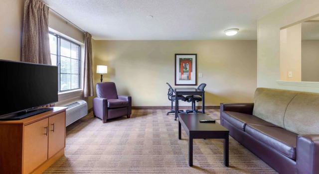 Двухместный люкс c 1 комнатой Extended Stay America Select Suites - Raleigh - RTP - 4610 Miami Blvd
