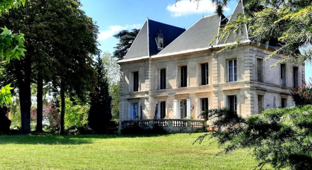 Chateau Tanesse de Tourny, Rezervovat Zámek Bayon-sur-Gironde Akvitánie