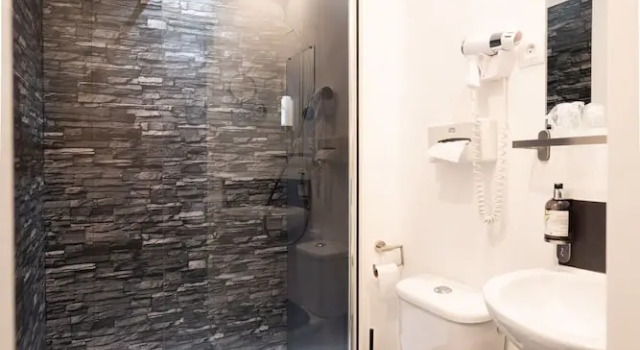 Номер Standard Logis Central Hôtel - Restaurant & Spa