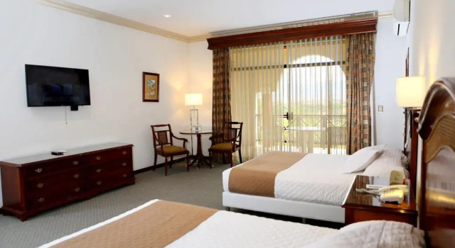 Четырёхместный номер Superior Hotel Los Parrales