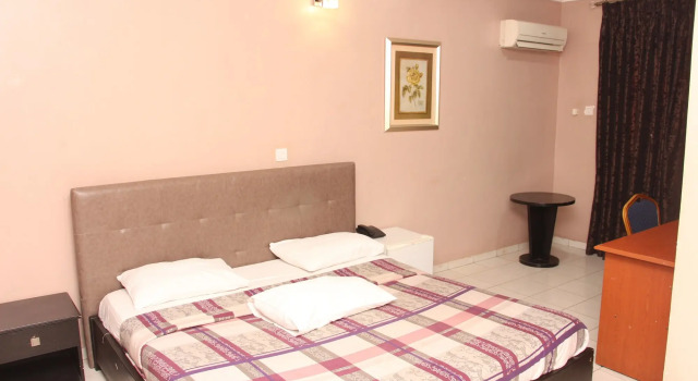 Kriscane Suites, Book Hotel Hotels in AbujaMun with Parking, Parking