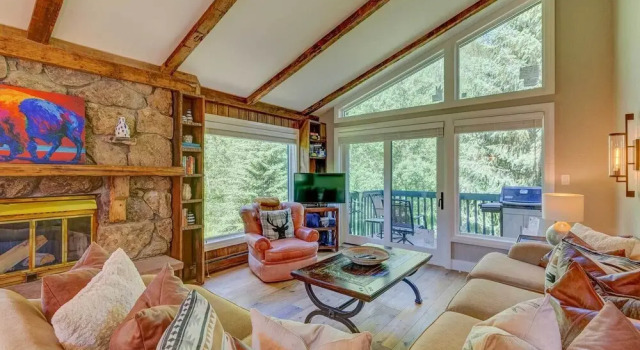 Апартаменты с 4 комнатами с балконом Mountain-view Vail Condo w/ Balcony + Gas Grill!