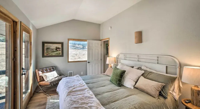Angel Fire Mtn View Cabin w/ Hot Tub: 2 Mi to Ski, Varaa Lomakoti Angel Fire 