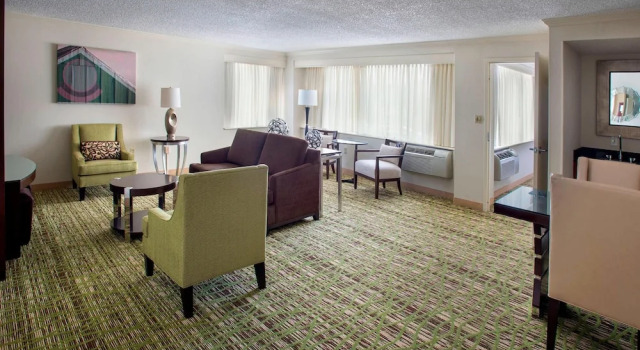 Двухместный люкс Boston Marriott Peabody
