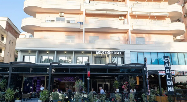 Aglon Twin's Hotel