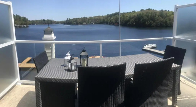 Полулюкс Muskoka Lakes Hotel and Resorts