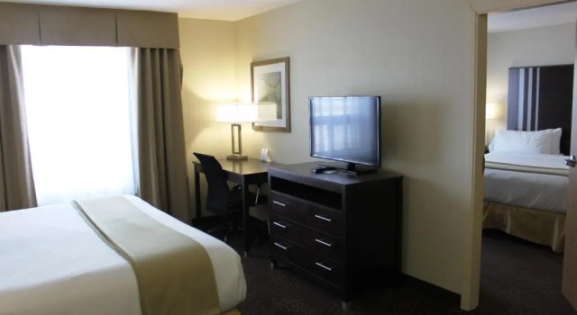 Семейный люкс Holiday Inn Express Yorkton East by IHG