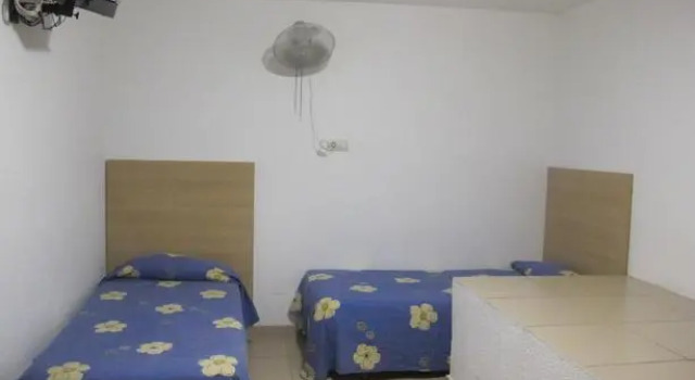 Hostal Lloret Playa, Забронировать Хостел Хостелы Льорет-де-Мар, рядом с Modernist Cemetery, Хостел