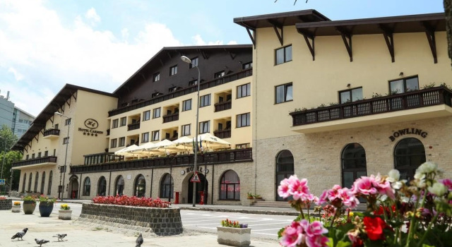 Hotel Carmen, Rezerwuj Hotel Hotele w Prahova Valley z parkingiem, Parking