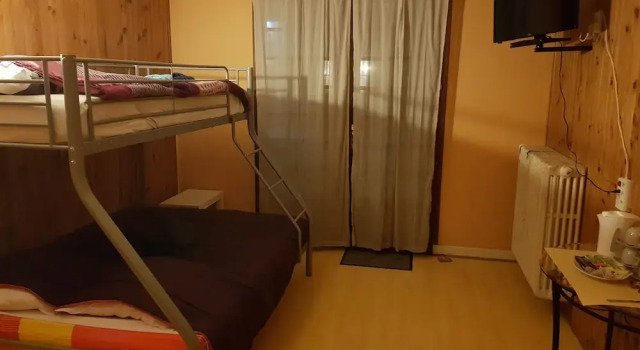 Le Chaudron, Rezerwuj Hotel Villemotier Owernia