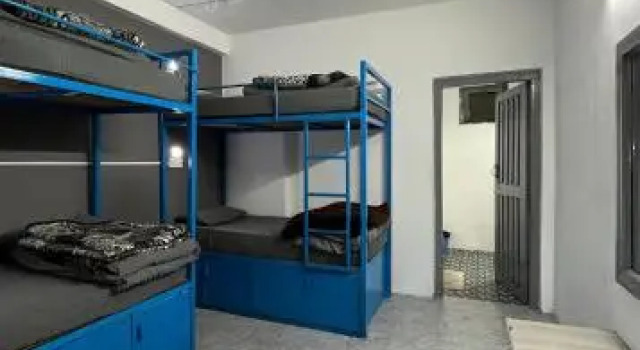 Young Monk Hostel & Cafe, Забронировать Хостел Хостелы Манали, Хостел