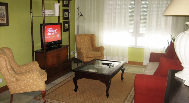 Livingtarifa - Apartamento en el centro con garaje, Забронировать Апартаменты/квартира Отели Тарифа с парковкой, рядом с Mirador El Estrecho, Парковка