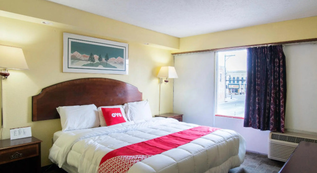 Двухместный номер Premium OYO Hotel Hutchinson West 4th Ave