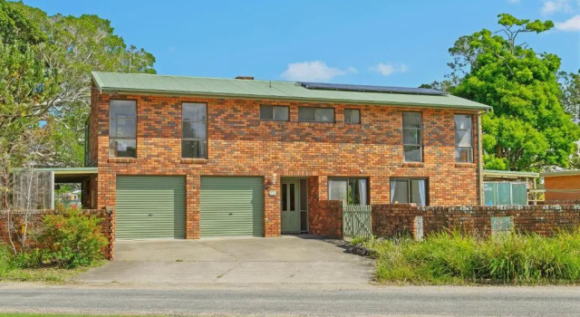 Punt House - riverfront home with ramp access, Rezervovat Hotel Dunbogan Northern Rivers