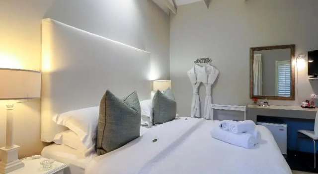 Двухместный номер Standard с балконом Hermanus Lodge on the Green - Solar Power